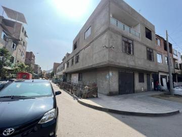 Casa de 3 pisos en El Agustino