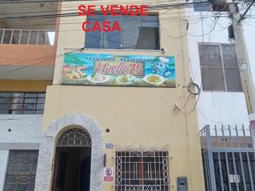 Casa de 3 Pisos en Pleno Centro de Pacasmayo