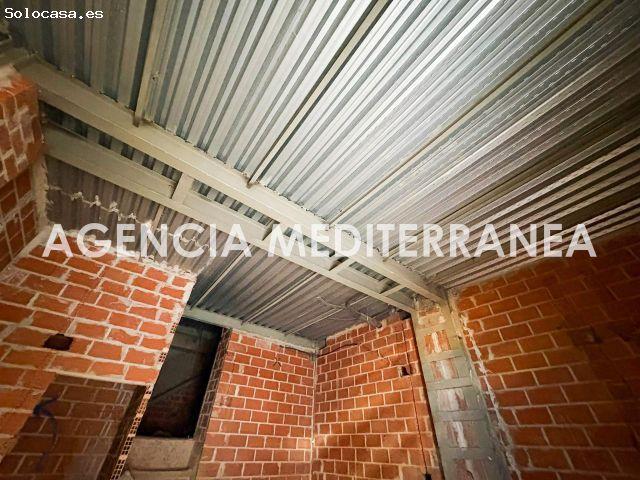 Casa de 3 plantas en bruto y lista para termina en Llíria