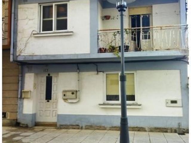 CASA DE 3 PLANTAS PARA RESTAURAR EN CALLE ATRANCO 24. CANGAS