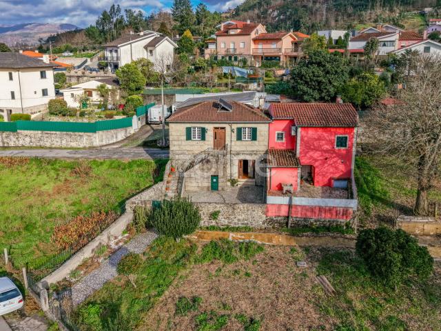 Casa de 3 quartos com terreno de 1468 m² em Ponte da Barca