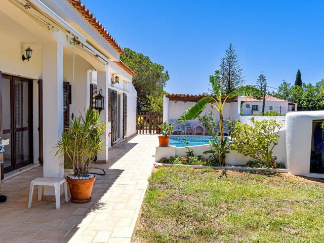 Casa de 3 quartos em estilo tradicional português perto da Q. 131m² Almancil