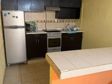 Casa de 3 recamaras, 3 niveles, 2 ba?os, a 30 min. de Toluca, Fracc. Rancho San Juan