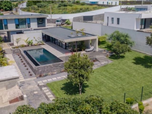 Casa de 440 m² à venda Ponta Delgada, Açores