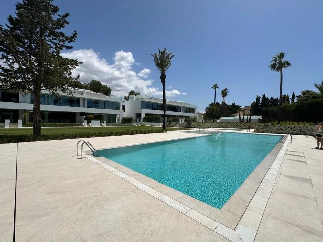 Casa de 445 m2 en venta Nueva Andalucia, Andalucía