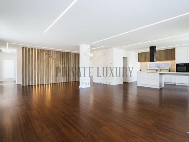 Prestigiosa casa de 465 m² à venda Setúbal