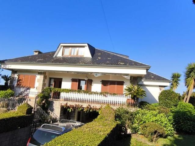 Casa de 479 m2 en venta Vilanova de Arousa, Galicia
