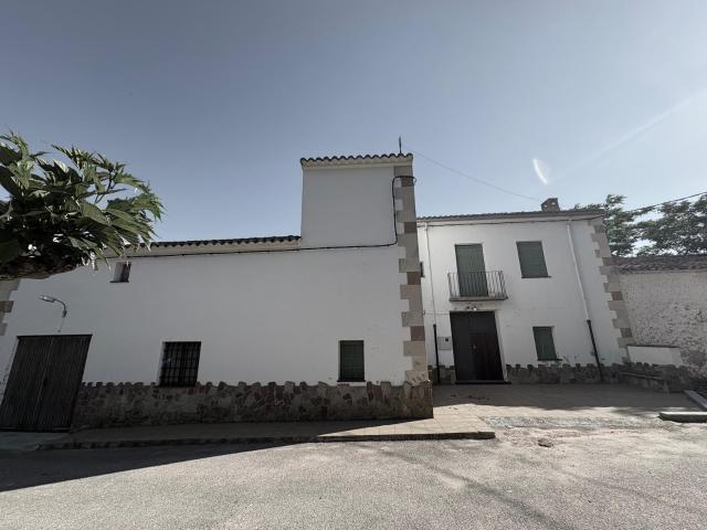 CASA DE 480M2 EN SAN BENITO