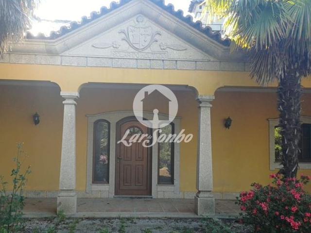 Casa de 493 m² à venda Lousada, Porto