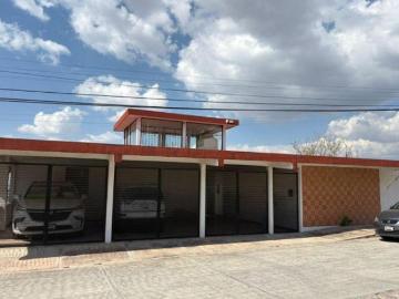 Casa de 409 m² con 5 recámaras en venta en Villa Satélite la Calera