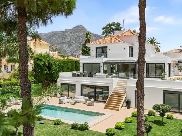 Casa de 413 m2 en venta Nueva Andalucia, Andalucía