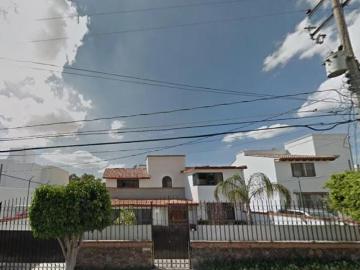 Casa de 417 m² con 5 recámaras en venta en Juriquilla