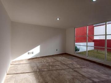 Casa de 4 hab, cerca del Aeropuerto De Toluca y Paseo Tollocan