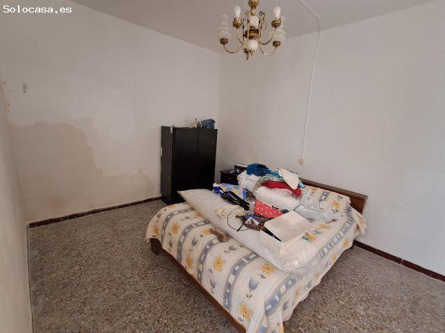 Casa de 4 habitaciones para reformar con vistas al mar en el Molino