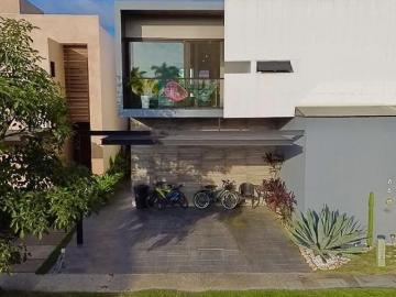Casa de 4 rec, 5 baños, Fraccionamiento Ikal