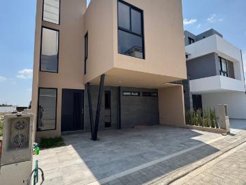 Casa de 4 Recámaras en Venta en Comunidad Cerrada en Cuautlancingo, Puebla