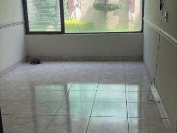 Casa de 559 m² con 4 recámaras en venta en Colomos Patria