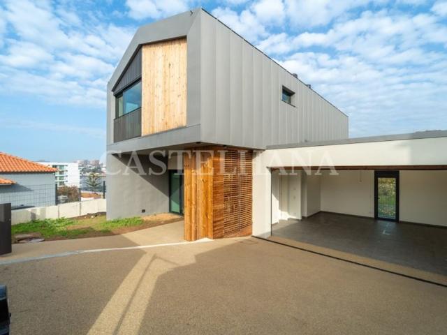 Casa de 582 m² à venda Sao Pedro da Afurada, Vila Nova de Gaia, Porto