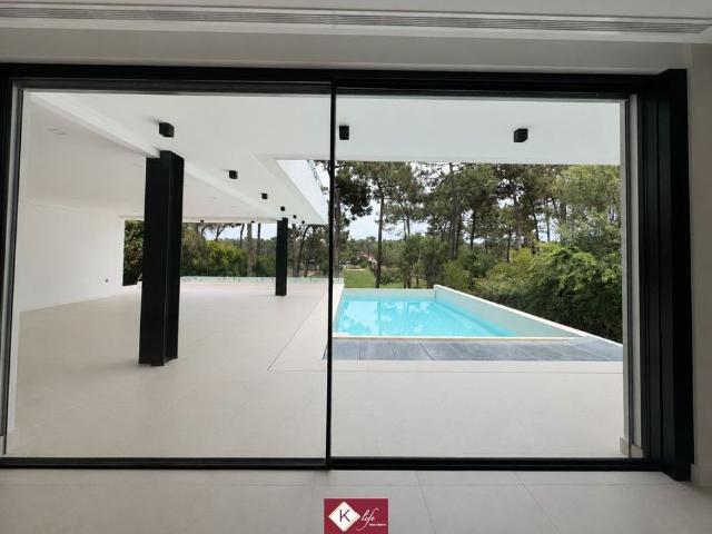 Casa de 500 m² à venda Almada, Portugal