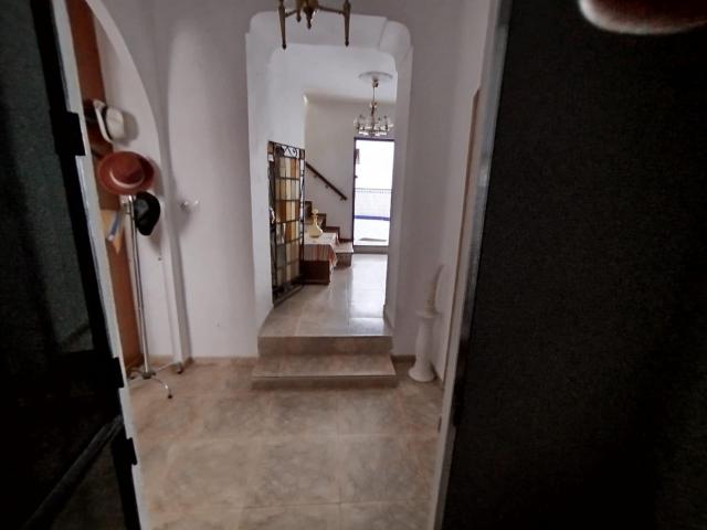 CASA DE 5 DORMITORIOS EN EL CENTRO DE VELEZ