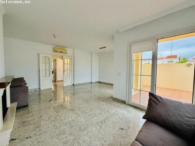 Casa de 5 dormitorios en Los Alamos, Torremolinos. Costa del Sol