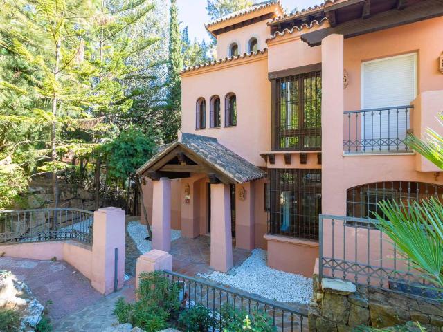 Casa de 5 dormitorios en Marbella