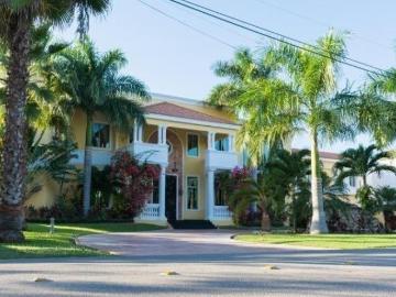 Casa de 5 habitaciones en privada, Club de Golf La Ceiba