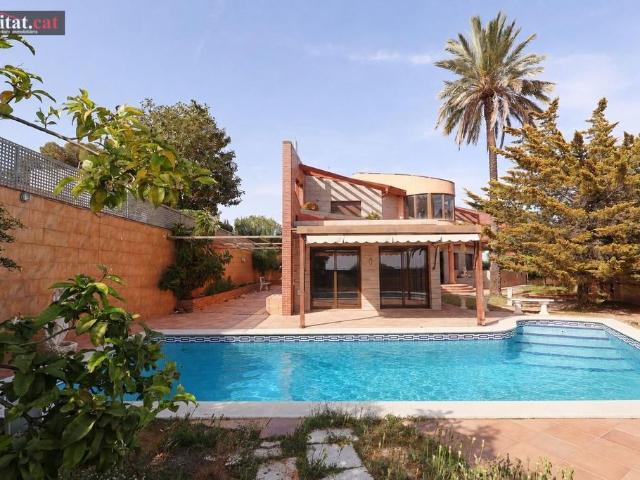 Casa de 640 m2 en venta Vilanova i la Geltrú, Cataluña