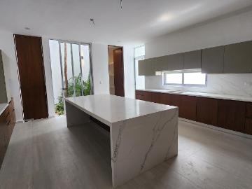 Casa de 659 m2 de construcci?n en Privada con Amenidades en M?rida