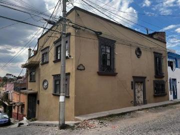 Casa de 9 Habitaciones en la Colonia Guadalupe *A pasos del Centro