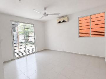 Casa dentro de Mérida muy cerca de periférico