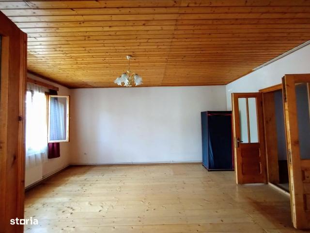 Casa desfasurata pe parter, de vanzare in Busteni/Poiana Tapului