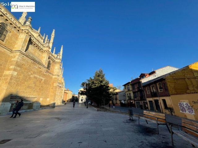 CASA DETRAS DE LA CATEDRAL