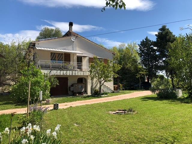 Casa di campagna con scoperto a Pergola 200m² Pergola