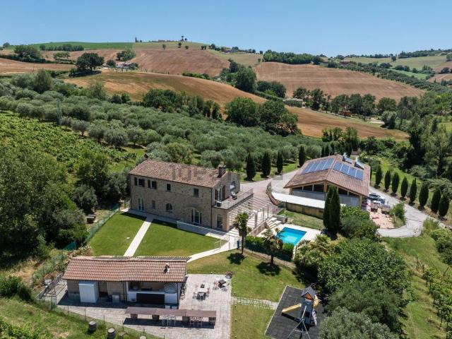 Casa di campagna in vendita di 1044 m² in Via Venezia