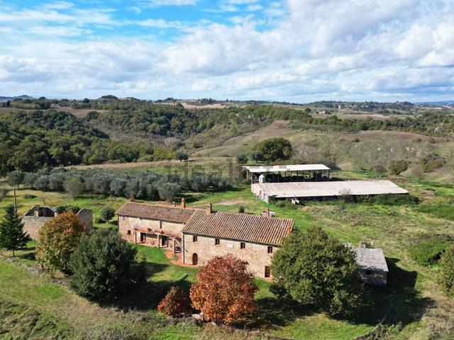 Casa di campagna in vendita di 1075 m² in Via di Asciano