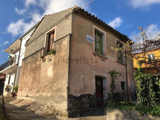 Casa di campagna in vendita di 100 m² in Via Basilio de Fazio
