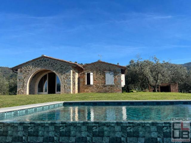 Casa di campagna in vendita di 100 m² in Via Cino da Pistoia, 50059