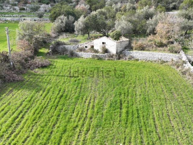 Casa di campagna in vendita di 11473 m² in Strada Senza Nome