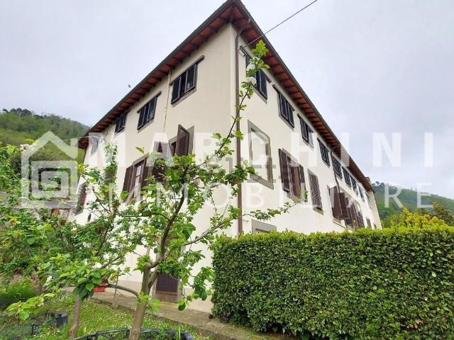 Casa di campagna in vendita di 1100 m² in Via di Mezzo, 11
