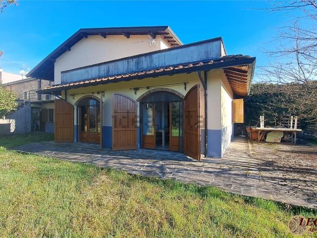 Casa di campagna in vendita di 125 m² in Via del Canale, 8