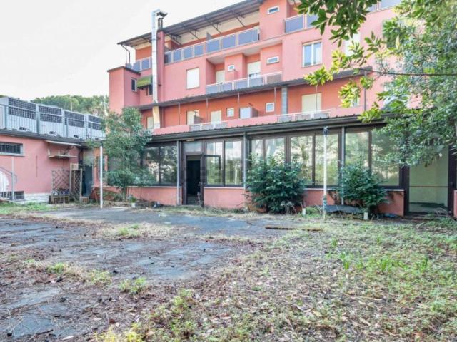 Casa di campagna in vendita di 1284 m² in Via delle Ondine, 6