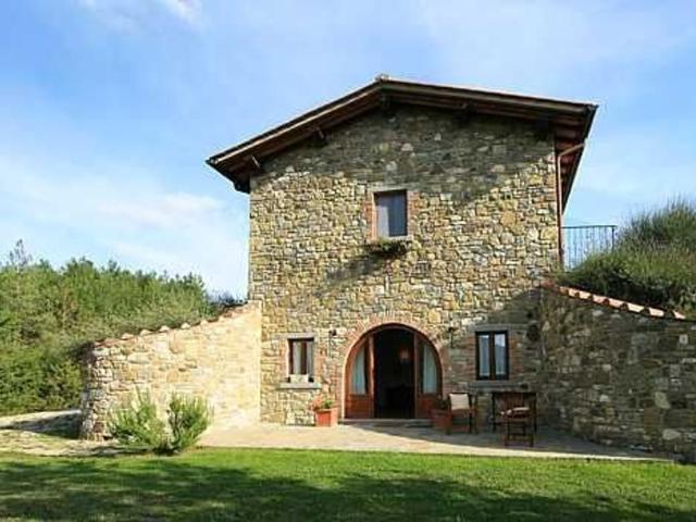Casa di campagna in vendita di 1200 m² in Via umbro casentinese