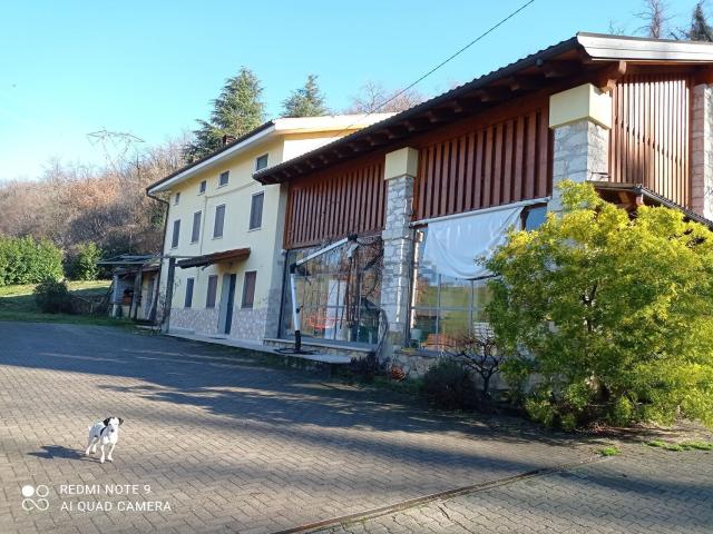Casa di campagna in vendita di 1200 m² in Via Zovo