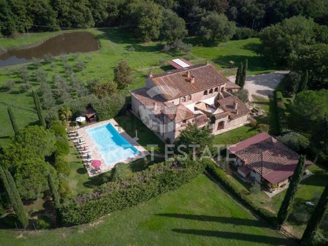 Casa di campagna in vendita di 1211 m² in Via dell&apos  Orlo