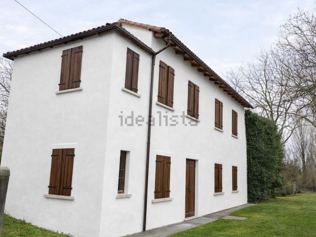 Casa di campagna in vendita di 130 m² in Via Roma