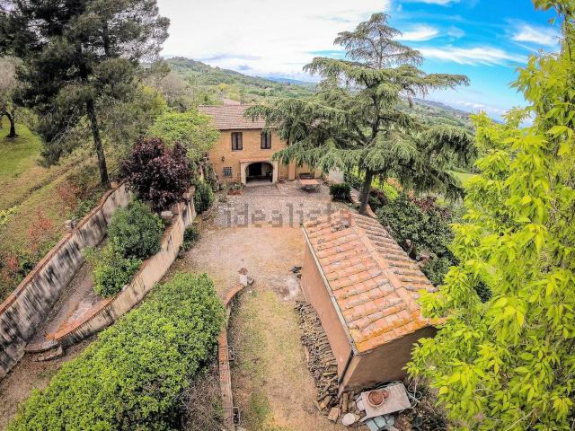 Rustici e casali in vendita di 145 m² in Viale dei Ponti