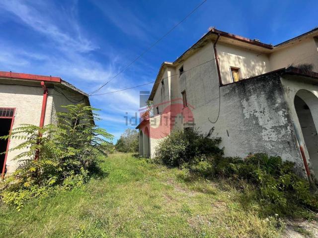 Casa di campagna in vendita di 145 m² in Contrada Serretelle