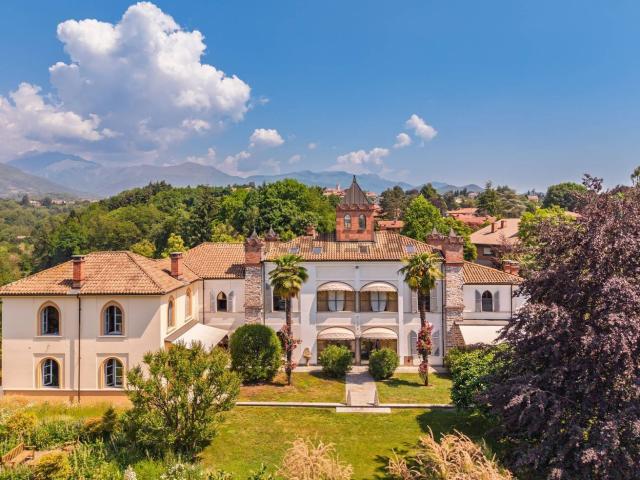 Casa di campagna in vendita di 1400 m² in Strada della Nera