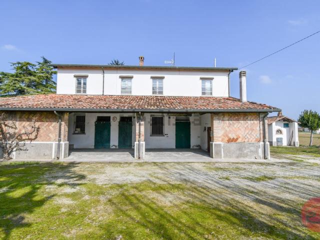 Casa di campagna in vendita di 1400 m² in Via Capannaguzzo, 4481